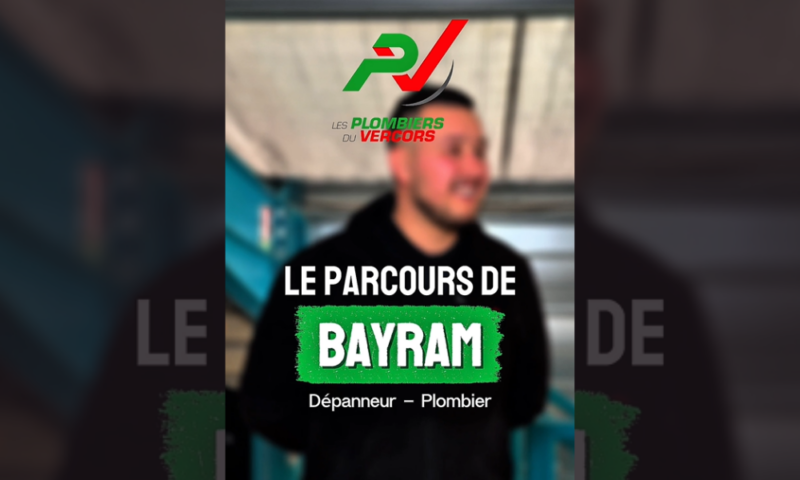 Portrait de Bayram, technicien plombier aux Plombiers du Vercors en intervention.