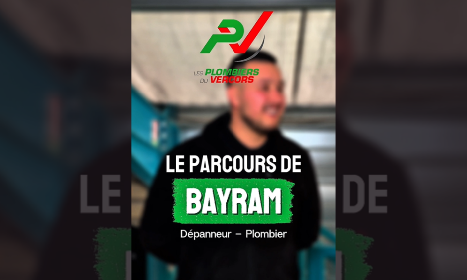 Portrait de Bayram, technicien plombier aux Plombiers du Vercors en intervention.